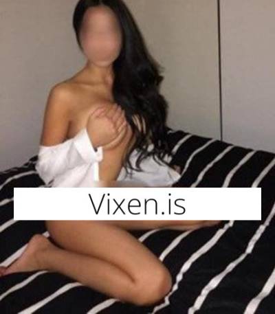 25 year old Escort in Sunshine Coast Indian babe new to town❤️FILLING YOUR FANTASIES, , 