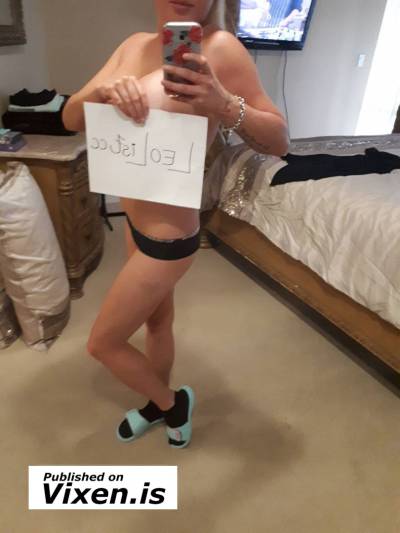 27 year old Escort in Calgary Look No Further