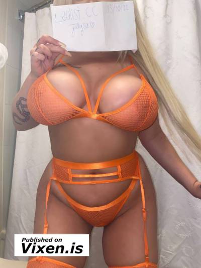 23 year old Escort in Montreal perfect mix of sweet and sexy
