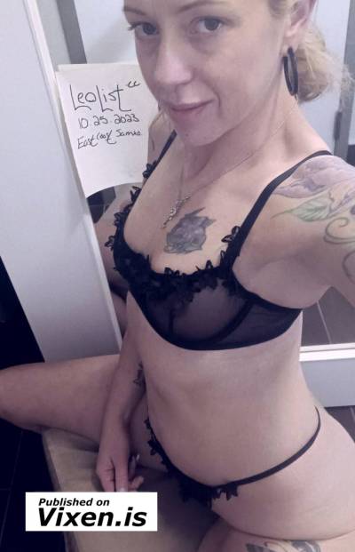 34 year old Escort in Calgary All natural eastcoaster