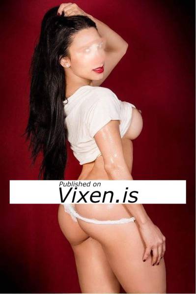 27 year old Escort in Brisbane 😋Erika_colombiana😜student horney