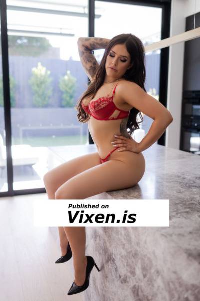 20 year old Escort in Melbourne Olive Pearl