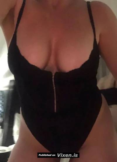 48 year old Escort in Gold Coast Busty Beauty LilyRose Loves To Tease &amp; Please