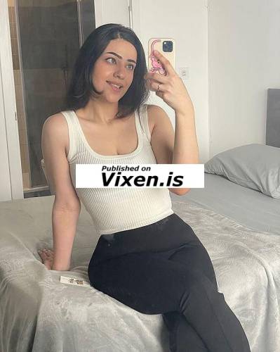 22 year old Escort in Perth P ❣️ indian hot uni student available here