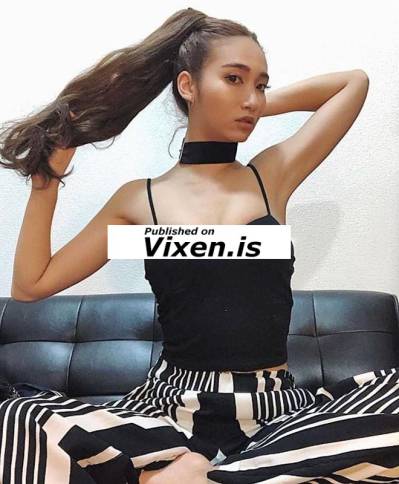 21 year old Escort in Melbourne Beautiful And Busty DD Korea girl size 5 queen Caroline