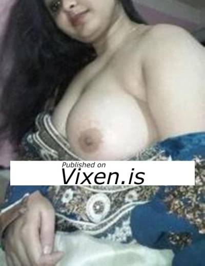 25 year old Escort in Bendigo Indian housewife❤️charming and active My Curvy figure