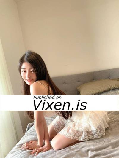 20 year old Escort in Sydney korean babe yaya new girl just arrive with 100% gfe you 