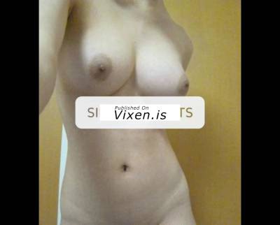24 year old Escort in Kalgoorlie Attractive E cup Kitten Twins from Belmont offering an 