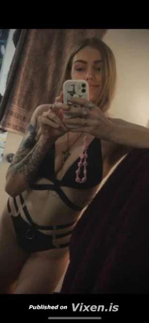 Young Aussie Escort, Caloundra