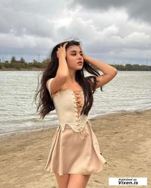 20Yrs Old Escort 50KG 167CM Tall Dubai Image - 5