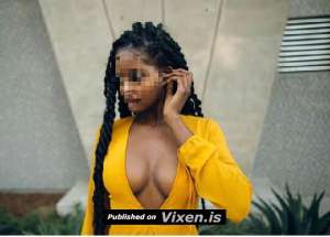 Slim Sexy Escort Ebony Isabella Professional Erotic Massage  in Istanbul