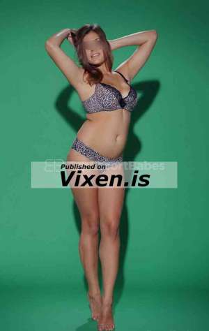 Kristel open minded, Agency in Athens