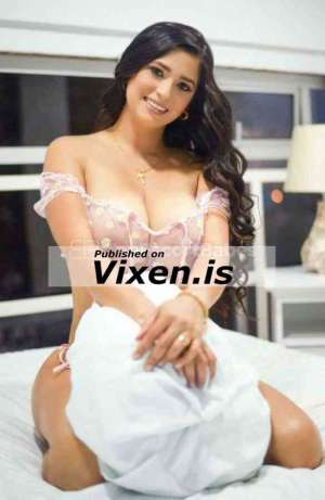 Evelin, Agency in Manama