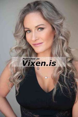 Anabella Rose, Independent in Montreal