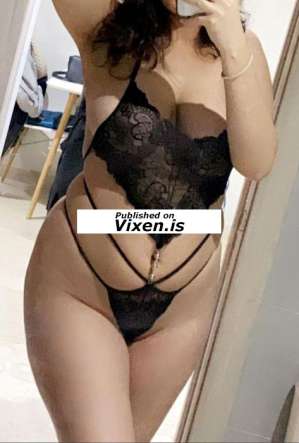 Oumaimaxxx, Independent in Casablanca