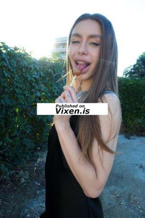 Holly Wood Pornstar 29Yrs Old Escort 50KG 167CM Tall Saint Petersburg Image - 4