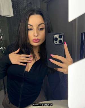 Obsidian Queen - Vicky, escort in London