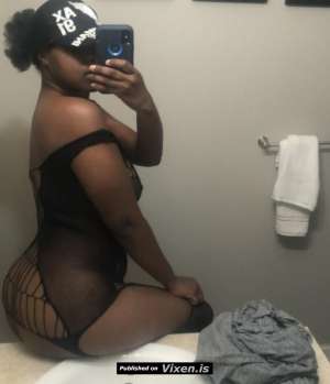 Fuck my pussy good and I love giving head in Syracuse NY