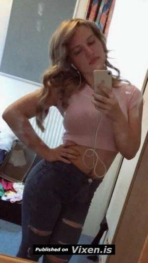 Young, single, experimental girl seeking a good time!,  in Rockhampton