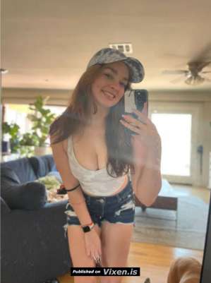 29Yrs Old Escort Brown B Cup 75KG 175CM Tall Cairo in Cairo
