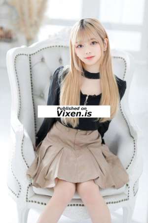 Rena Tanaka 20Yrs Old Escort 50KG 153CM Tall Tokyo Image - 0