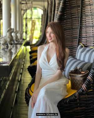 Shintia 23Yrs Old Escort 50KG 169CM Tall Bali Image - 1