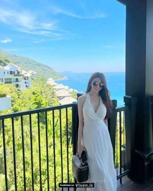 Shintia 23Yrs Old Escort 50KG 169CM Tall Bali Image - 2