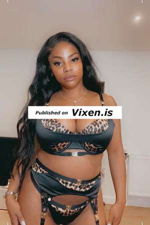 Lisa BBW English Rose in London