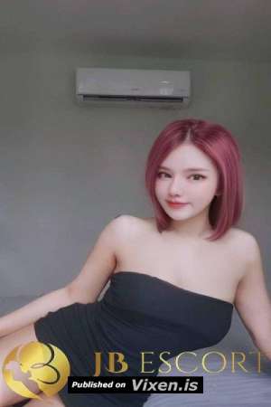 Elsa 25Yrs Old Escort Brunette B Cup 49KG 161CM Tall Johor  in Johor Bahru