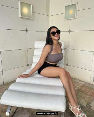 22Yrs Old Malaysian Escort Black C Cup 50KG 160CM Tall Kuala in Kuala Lumpur