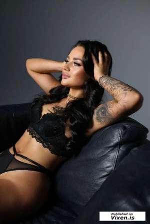 23Yrs Old Escort 169CM Tall Dubai Image - 0