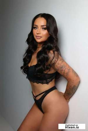 23Yrs Old Escort 169CM Tall Dubai Image - 3