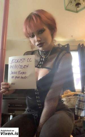 Hump Day! Spend it with an adorable goth slut in Grande Prairie
