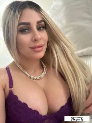 Escort model SOFI, Manhattan in Manhattan NY