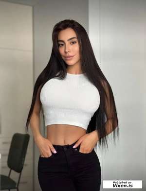 Escort model Melinda, Manhattan in Manhattan NY