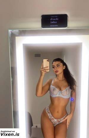 ..♕........ ➼❥❥ available now in Vancouver