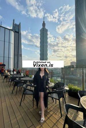 Maee, Independent in Bangkok