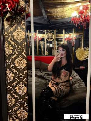 Escort model Trixy, Manhattan in Manhattan NY
