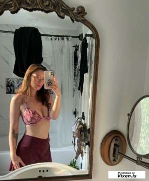 Escort model Katie, Manhattan in Manhattan NY