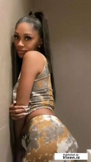 Escort model Samantha, Honolulu in Honolulu HI
