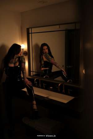 TaniaTonsorial in Los Angeles CA