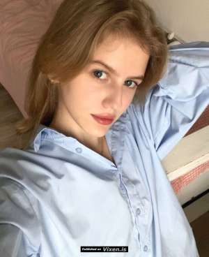 19Yrs Old Escort 50KG 169CM Tall Paris Image - 4