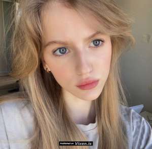 19Yrs Old Escort 50KG 169CM Tall Paris Image - 5