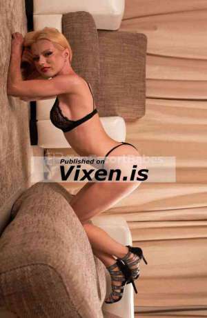 Larysa, Independent in Bucharest