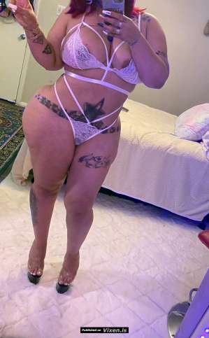 Roxy Latino Escort Redhead Brown Eyes 162CM Tall Austin TX in Austin TX