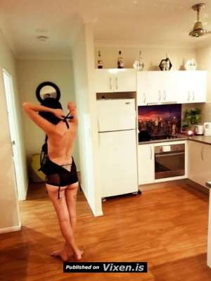 Aussie girl, 32 yr old, slim and attractive- INCALL AND  in Wagga Wagga