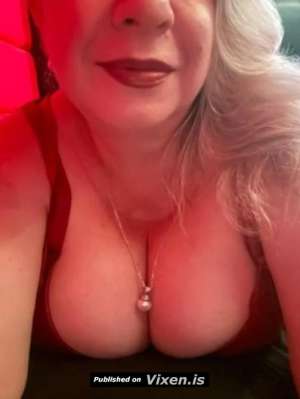 Come Hither For Heavenly Heather Busty Blonde Minx, Albury in Albury